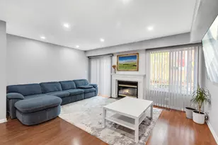 988 Butter Creek Ct, Hoffman Estates, IL 60169 - Photo 7