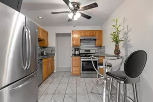 2838 Meadow Ln, Schaumburg, IL 60193 - Photo 9