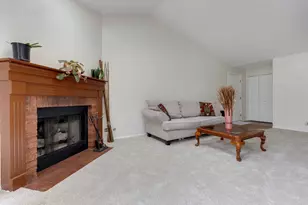 2838 Meadow Ln, Schaumburg, IL 60193 - Photo 5