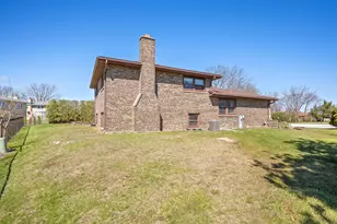 1631 Arbor Ct, Darien, IL 60561 - Photo 7