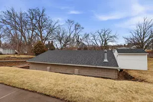 1940 4th Street A, East Moline, IL 61244 - Photo 33