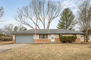 8420 Bobolink Dr, Machesney Park, IL 61115 - Photo 1