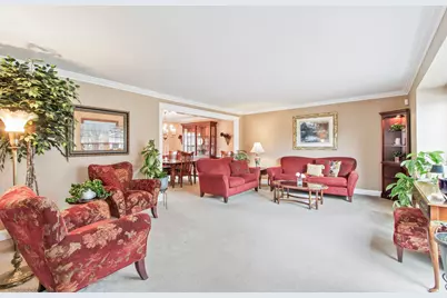 913 Warwick Lane, Libertyville, IL 60048 - Photo 3