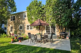 913 Warwick Ln, Libertyville, IL 60048 - Photo 45