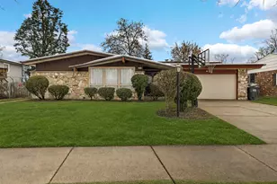 1028 W Strieff Ln, Glenwood, IL 60425 - Photo 1