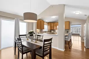 2727 Acorn Ct, West Dundee, IL 60118 - Photo 9