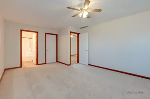 2406 Stallion Ct, Grayslake, IL 60030 - Photo 27