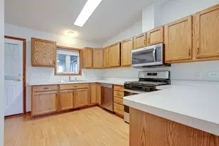 2406 Stallion Ct, Grayslake, IL 60030 - Photo 15