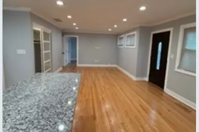 6902 Lyons Street, Morton Grove, IL 60053 - Photo 5