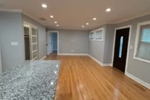 6902 Lyons St, Morton Grove, IL 60053 - Photo 5