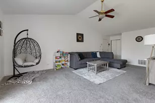 204 Dublin Ln, Schaumburg, IL 60194 - Photo 7