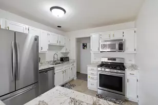 204 Dublin Ln, Schaumburg, IL 60194 - Photo 15