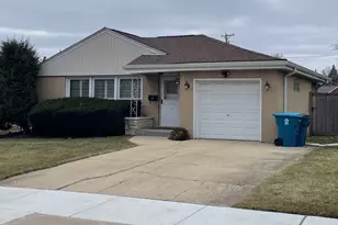 408 S Albert St, Mount Prospect, IL 60056 - Photo 1