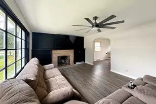 243 W Patton St, Paxton, IL 60957 - Photo 3