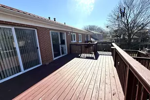 110 Andover Dr, Roselle, IL 60172 - Photo 5