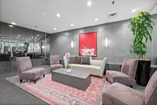 110 E Delaware Pl, Chicago, IL 60611 - Photo 3