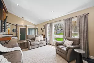 610 W Noyes St, Arlington Heights, IL 60005 - Photo 3