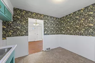 404 S Maple St, Gilman, IL 60938 - Photo 13