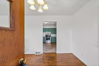 404 S Maple Street, Gilman, IL 60938 - Photo 5