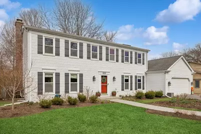 334 E Winchester Road, Libertyville, IL 60048 - Photo 1