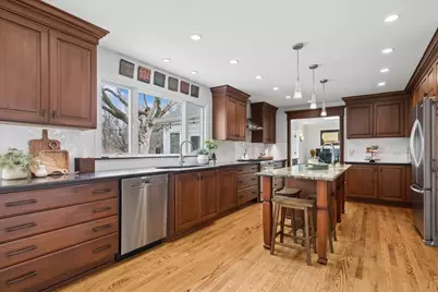 334 E Winchester Road, Libertyville, IL 60048 - Photo 9