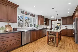 334 E Winchester Rd, Libertyville, IL 60048 - Photo 9