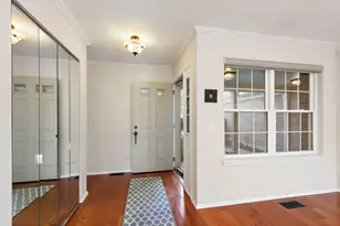 147 Stirling Ln, Schaumburg, IL 60194 - Photo 3