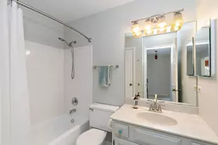 147 Stirling Ln, Schaumburg, IL 60194 - Photo 25