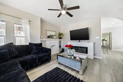 2431 Gunderson Avenue, Berwyn, IL 60402 - Photo 3