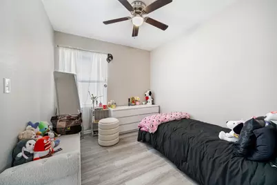 2431 Gunderson Avenue, Berwyn, IL 60402 - Photo 9