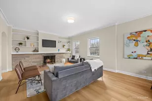 1321 E 56th St, Chicago, IL 60637 - Photo 5