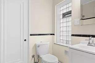 1321 E 56th St, Chicago, IL 60637 - Photo 13