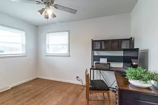 325 N Emerald Ave, Mundelein, IL 60060 - Photo 13