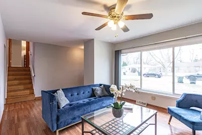 325 N Emerald Avenue, Mundelein, IL 60060 - Photo 5