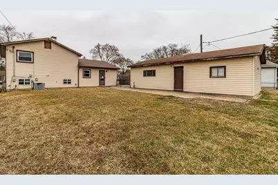 325 N Emerald Avenue, Mundelein, IL 60060 - Photo 21