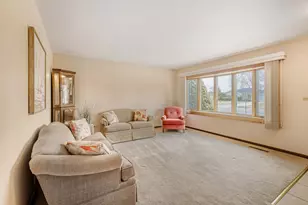 602 E Weathersfield Way, Schaumburg, IL 60193 - Photo 5