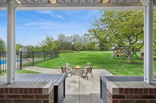 1430 Allyson Ct, Libertyville, IL 60048 - Photo 7