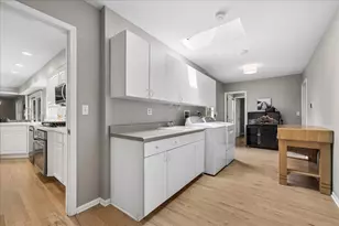 1430 Allyson Ct, Libertyville, IL 60048 - Photo 11