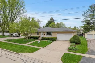 215 N State St, Genoa, IL 60135 - Photo 1