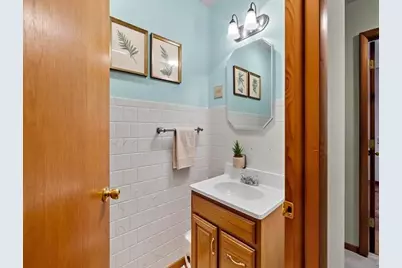 215 N State Street, Genoa, IL 60135 - Photo 15