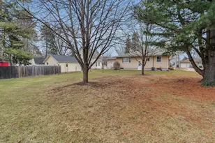 215 N State St, Genoa, IL 60135 - Photo 35