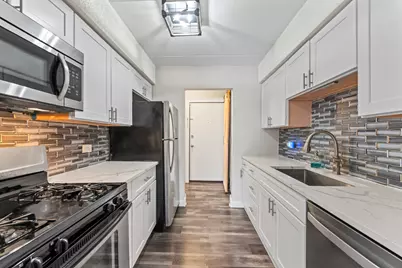 7117 W 93rd Street #306, Oak Lawn, IL 60453 - Photo 5