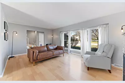 31 Mulberry East Road, Deerfield, IL 60015 - Photo 3