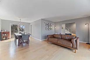 31 Mulberry E Rd, Deerfield, IL 60015 - Photo 5