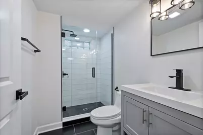 7241 N McVicker Avenue, Chicago, IL 60646 - Photo 17