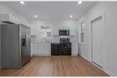 8137 S Loomis Boulevard, Chicago, IL 60620 - Photo 9