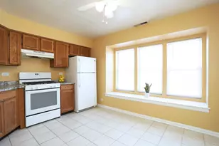 397 Waterford Ct, Carol Stream, IL 60188 - Photo 9