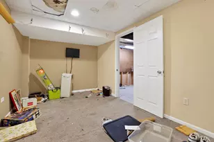 2661 Stanton Cir, Lake in the Hills, IL 60156 - Photo 19