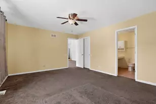 2661 Stanton Cir, Lake in the Hills, IL 60156 - Photo 15