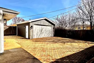 16465 Terry Ln, Oak Forest, IL 60452 - Photo 17